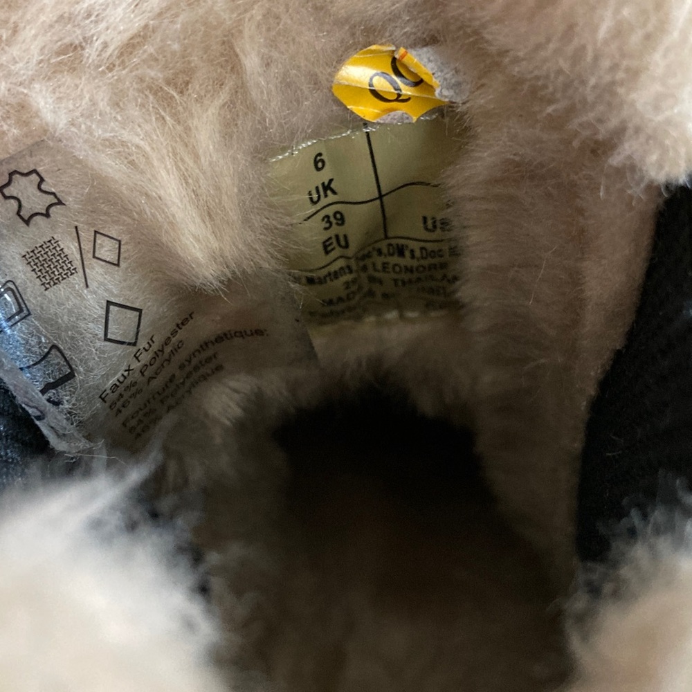 Dr. Martens Black Leather Chelsea Boots with Faux Fur Lining - Picture 5 of 8